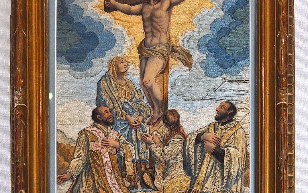RARE CRUXIFIXION TEXTILE CHRIST